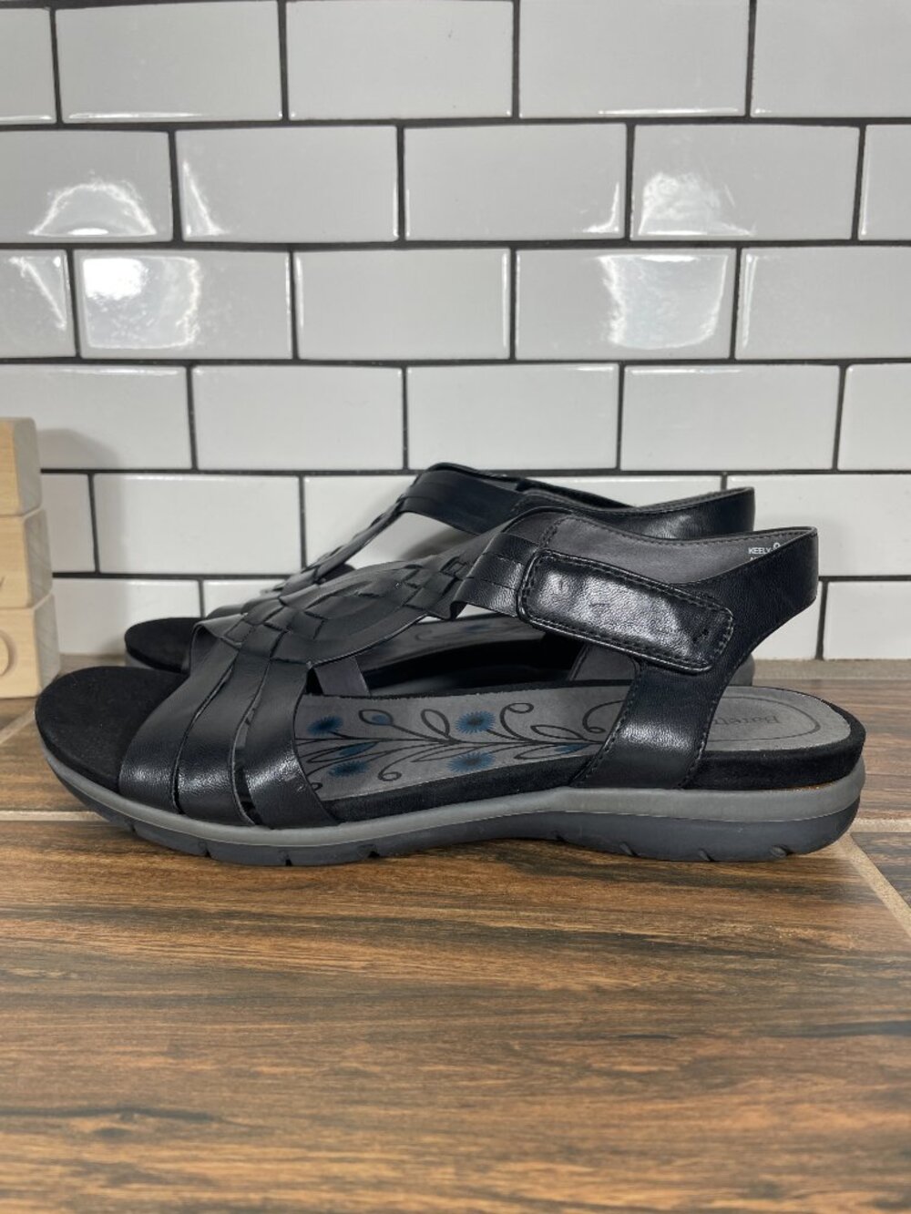 BareTraps Keely Shoes Womens Size 9 Wide Black Faux Leather Strappy Sandals